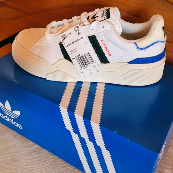 NWT Adidas Superstar Bonega fits 7.0 ladies size - Picture 10 of 16